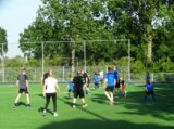 Laatste training S.K.N.W.K. JO10-1 van seizoen 2022-2023 (partijtje tegen de ouders) (48/165)